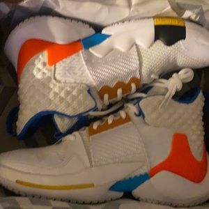 Russell Westbrook’s size 7